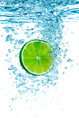 Fototapeta na wymiar Green lime in the Water.