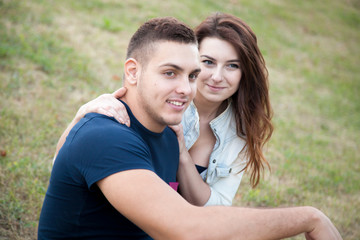 Obraz premium Couple resting in park
