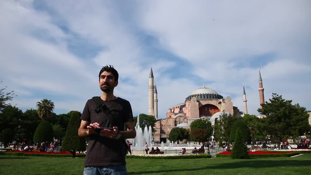 sultanahmet meydanında erkek turist
