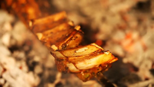 Juicy slices of ribs cooked in the grill  /  Juicy slices of ribs cooked in the grill Full HD