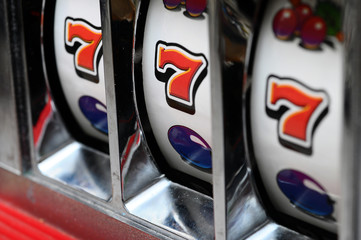 Slot machine and jackpot