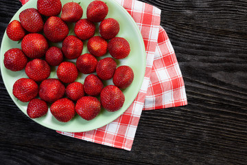 strawberries on the plate