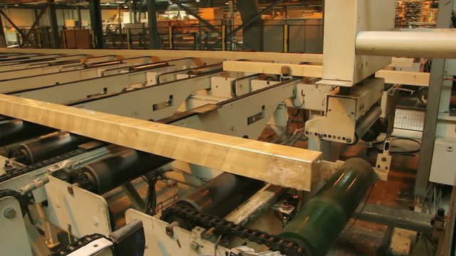 The technology of manufacturing laminated veneer lumber woodworking enterprise.