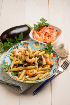 pasta with shrimp and eggplants