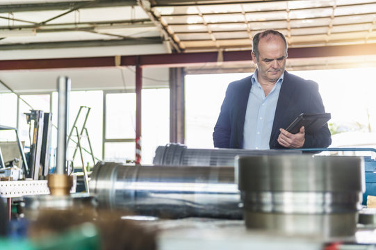 Senior,Mobilit&auml;t,arbeiten,Zylinder,Hydraulikzylinder,Ingenieur,Erreichbarkeit