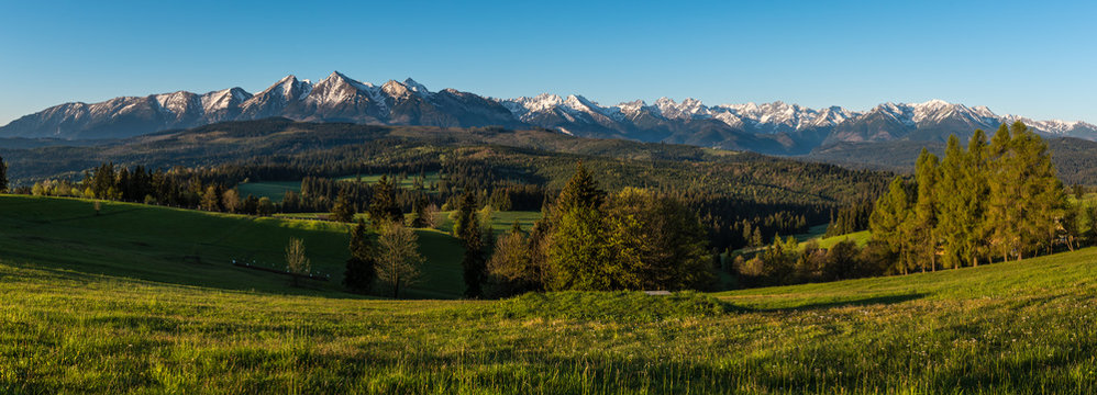 Fototapeta Morning panorama of Tatra Mountains in spring, Poland
