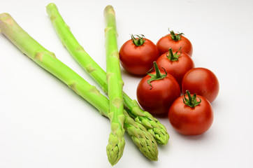 トマト&アスパラ_白バック_tomato&Asparagus