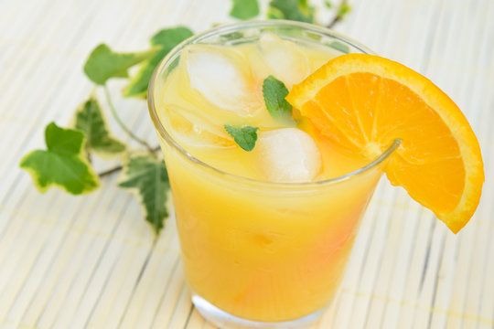 orange juice with mint