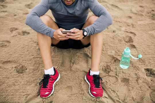 trainieren,schauen,sitzen,fit,Joggen,Sportler,Freizeit