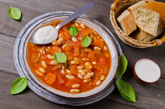 Thick soup with beans