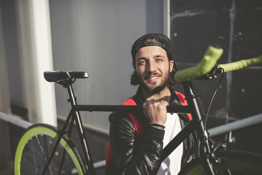 l&auml;cheln,Bart,Fixie,Radfahrer,halten,Style,Lifestyle