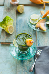 bevanda detox alla verdura, con melone e limone