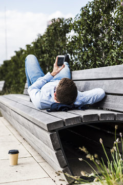 Lifestyle,Frankfurt,liegen,Work-Life-Balance,Entspannung,Bank,Urban