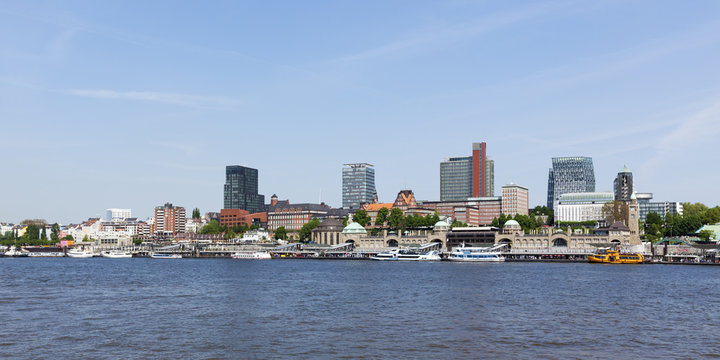 Hamburg, St. Pauli Landungsbrücken Panorama