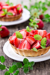 Small Strawberry Pie