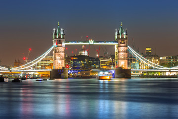 Obraz premium Tower Bridge in London at night, UK