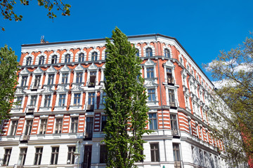 Fototapeta na wymiar Nice restored residential building in Berlin, Germany