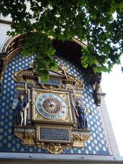 Paryż - zabytkowy zegar