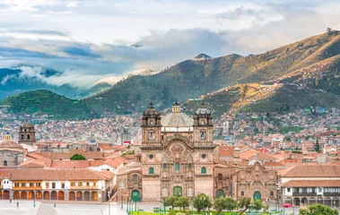 Wandcirkels aluminium Morning sun rising at Plaza de armas, Cusco, City © sharptoyou