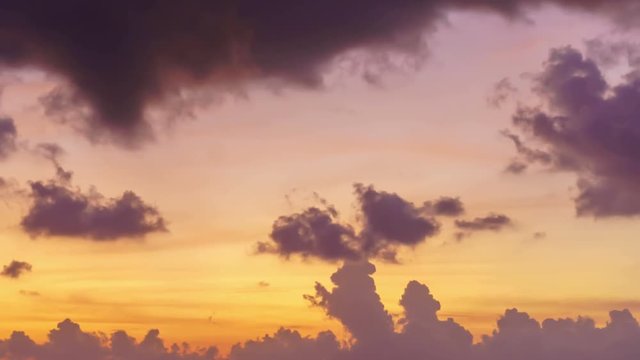 4K/UHD Day to Night Time-lapse : beautiful sunset with fast running clouds.
