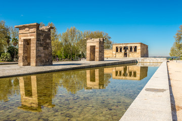 Obraz premium View at the Temple of Debod in Madrid