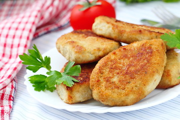 Fried cutlets with fresh vegetables