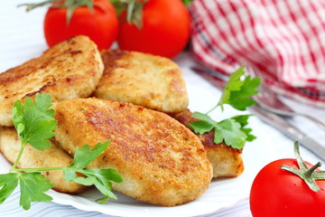 Fried cutlets with fresh vegetables