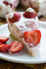 strawberry cream cake