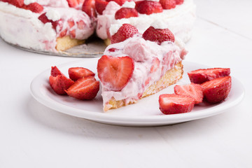 strawberry cream cake