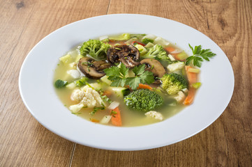 Sopa de verduras variadas