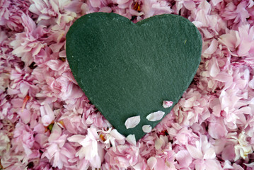 Blossom and Hearts
Black slate heart with pink blossom