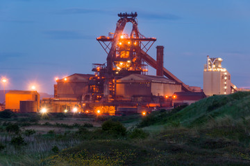 Fototapeta premium factory and nature in twilight