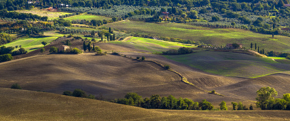 słoneczny poranek w Toskanii,Val d'Orcia,Włochy © Mike Mareen