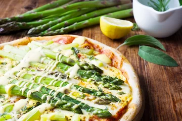 Afwasbaar Fotobehang Pizzeria Verse huisgemaakte Pizza Asperges