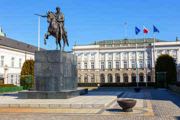 Polish Presidential Palace with statue of Prince Jozef Poniatowski - obrazy, fototapety, plakaty