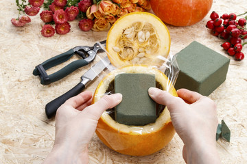 How to make a floral arrangement inside the pumpkin tutorial.