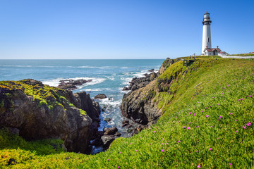 Fototapeta na wymiar Coastal Lighthouse 