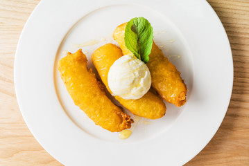 fried bananas with ice cream