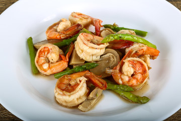 Shrimp and asparagus