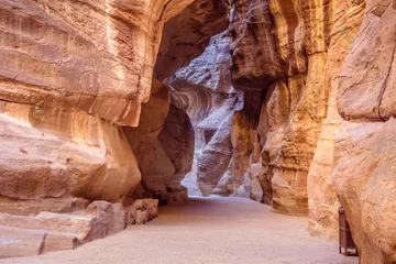 Foto auf Alu-Dibond The entrance tot he hiden city of Petra © HildaWeges