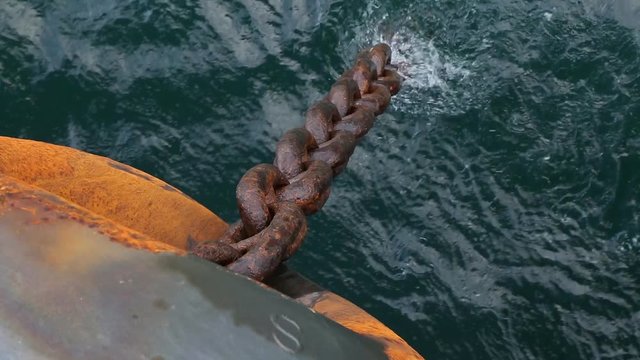 Anchor chain is heaving up