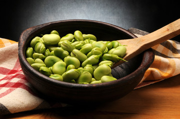 Vicia faba Broad bean ソラマメ Fava فول Ackerbohne Fave Haba Bob English mahunarka Bób Боб садовый 蚕豆 Tuinboon obecný Fèves Bondböna פול