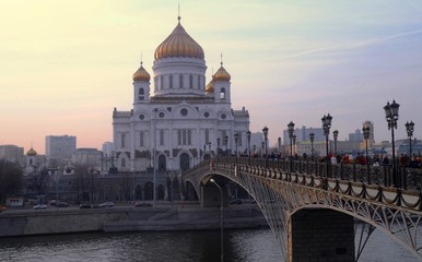 Naklejka premium Sunset over the cathedral in Moscow