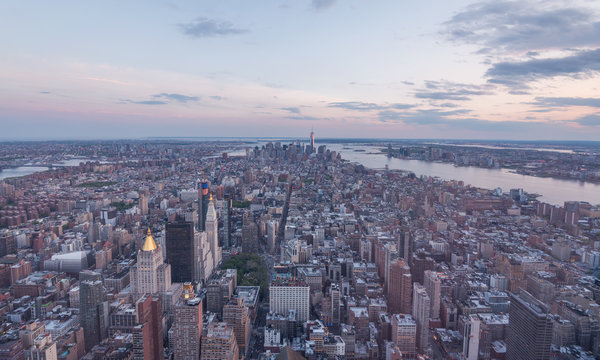 Downtown Manhattan während der Dämmerung © schulzfoto