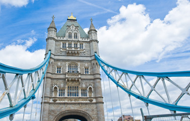 Fototapeta na wymiar London, upward view of the Tower Bridge