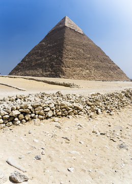 image of the great pyramids of Giza in Egypt