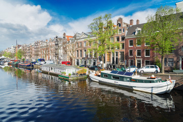 Fototapeta na wymiar Amstel canal, Amsterdam
