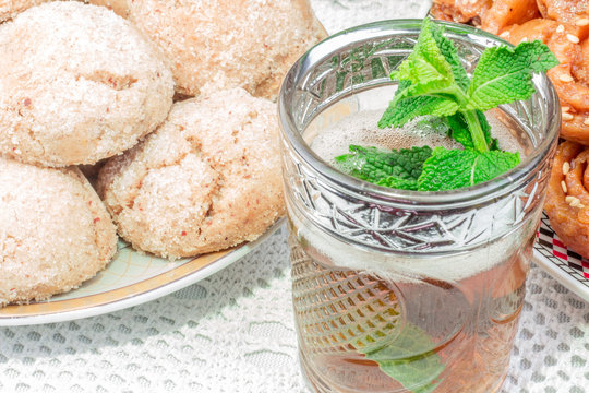 Moroccan tea glasses and biscuit