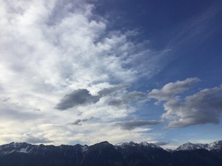 Fototapeta na wymiar schneebedeckte gipfel der alpen