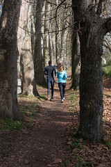 Obraz premium Trail running marathon athlete outdoors sunrise couple training